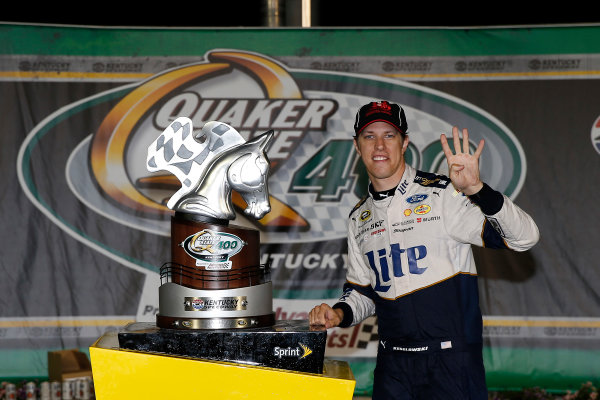 7-9 July, 2016, Sparta, Kentucky USA
Brad Keselowski celebrates in victory lane
©2016, Russell LaBounty
LAT Photo USA 7-9 July, 2016, Sparta, Kentucky USA
Brad Keselowski celebrates in victory lane
©2016, Russell LaBounty
LAT Photo USA