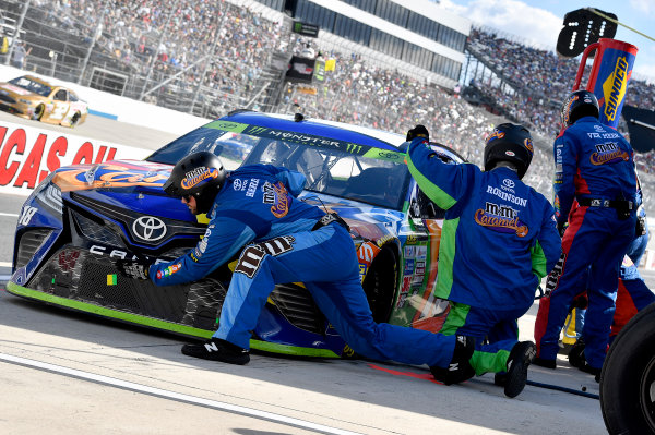 Monster Energy NASCAR Cup Series
Apache Warrior 400
Dover International Speedway, Dover, DE USA
Sunday 1 October 2017
Kyle Busch, Joe Gibbs Racing, M&M's Caramel Toyota Camry
World Copyright: Rusty Jarrett
LAT Images Monster Energy NASCAR Cup Series
Apache Warrior 400
Dover International Speedway, Dover, DE USA
Sunday 1 October 2017
Kyle Busch, Joe Gibbs Racing, M&M's Caramel Toyota Camry
World Copyright: Rusty Jarrett
LAT Images