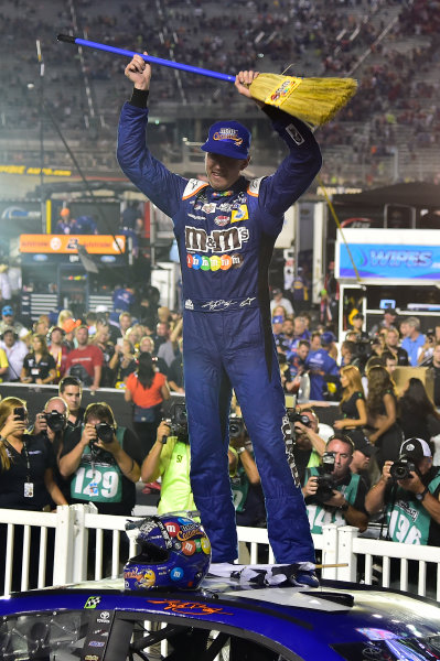 Monster Energy NASCAR Cup Series
Bass Pro Shops NRA Night Race
Bristol Motor Speedway, Bristol, TN USA
Saturday 19 August 2017
Kyle Busch, Joe Gibbs Racing, M&M's Caramel Toyota Camry, Celebrates after winning.
World Copyright: John K Harrelson
LAT Images Monster Energy NASCAR Cup Series
Bass Pro Shops NRA Night Race
Bristol Motor Speedway, Bristol, TN USA
Saturday 19 August 2017
Kyle Busch, Joe Gibbs Racing, M&M's Caramel Toyota Camry, Celebrates after winning.
World Copyright: John K Harrelson
LAT Images