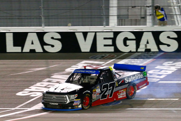 NASCAR Camping World Truck Series
Las Vegas 350
Las Vegas Motor Speedway, Las Vegas, NV USA
Saturday 30 September 2017
Ben Rhodes, Safelite Auto Glass Toyota Tundra celebrates his win with a burnout
World Copyright: Russell LaBounty
LAT Images NASCAR Camping World Truck Series
Las Vegas 350
Las Vegas Motor Speedway, Las Vegas, NV USA
Saturday 30 September 2017
Ben Rhodes, Safelite Auto Glass Toyota Tundra celebrates his win with a burnout
World Copyright: Russell LaBounty
LAT Images