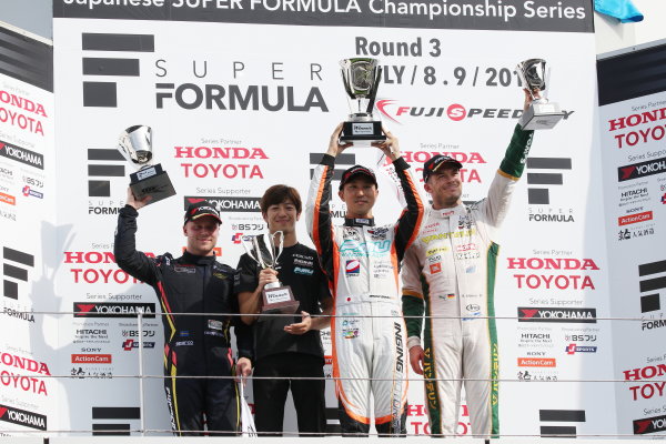 2017 Japanese Super Formula.
Fuji, Japan. 8th - 9th July 2017. Rd 3.
Winner Hiroaki Ishiura ( #2 P.MU/CERUMO ? INGING SF14 ) 2nd position Felix Rosenqvist ( #7 SUNOCO TEAM LEMANS SF14 ) 3rd position Andre Lotterer ( #36 VANTELIN KOWA TOM?S SF14 ) podium portrait
World Copyright: Yasushi Ishihara / LAT Images.
Ref: 2017SF_Rd3_006 2017 Japanese Super Formula.
Fuji, Japan. 8th - 9th July 2017. Rd 3.
Winner Hiroaki Ishiura ( #2 P.MU/CERUMO ? INGING SF14 ) 2nd position Felix Rosenqvist ( #7 SUNOCO TEAM LEMANS SF14 ) 3rd position Andre Lotterer ( #36 VANTELIN KOWA TOM?S SF14 ) podium portrait
World Copyright: Yasushi Ishihara / LAT Images.
Ref: 2017SF_Rd3_006