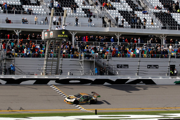 2017 Rolex 24 Hours.
Daytona, Florida, USA
Sunday 29 January 2017.
Checkered flag for #28 Alegra Motorsports Porsche 911 GT3 R: Daniel Morad, Jesse Lazare, Carlos de Quesada, Michael de Quesada, Michael Christensen
World Copyright: Alexander Trienitz/LAT Images
ref: Digital Image 2017-24h-Daytona-AT2-3332