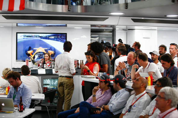 Monte Carlo, Monaco.
Sunday 28 May 2017.
McLaren adopts a distinctly American feel in the hospitality area, in celebration of their participation in the Indy 500 with Fernando Alonso, McLaren.
World Copyright: Andy Hone/LAT Images
ref: Digital Image _ONY2053 Monte Carlo, Monaco.
Sunday 28 May 2017.
McLaren adopts a distinctly American feel in the hospitality area, in celebration of their participation in the Indy 500 with Fernando Alonso, McLaren.
World Copyright: Andy Hone/LAT Images
ref: Digital Image _ONY2053