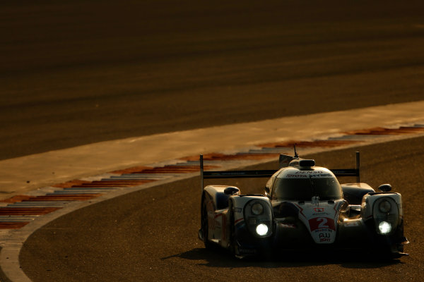 2015 FIA World Endurance Championship
Bahrain 6-Hours
Bahrain International Circuit, Bahrain
Saturday 21 November 2015.
Alexander Wurz, St?phane Sarrazin, Mike Conway (#2 LMP1 Toyota Racing Toyota TS 040 Hybrid).
World Copyright: Alastair Staley/LAT Photographic
ref: Digital Image _79P0637