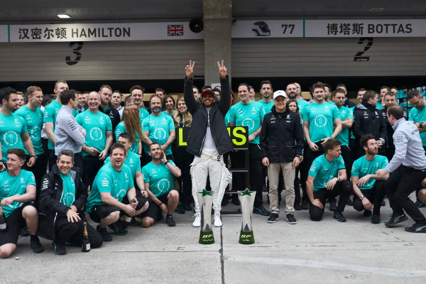 Shanghai International Circuit, Shanghai, China.
Sunday 9 April 2017.
Lewis Hamilton, Mercedes AMG, 1st Position, Valtteri Bottas, Mercedes AMG, and the Mercedes team celebrate victory.
World Copyright: Steve Etherington/LAT Images
ref: Digital Image SNE19059 Shanghai International Circuit, Shanghai, China.
Sunday 9 April 2017.
Lewis Hamilton, Mercedes AMG, 1st Position, Valtteri Bottas, Mercedes AMG, and the Mercedes team celebrate victory.
World Copyright: Steve Etherington/LAT Images
ref: Digital Image SNE19059
