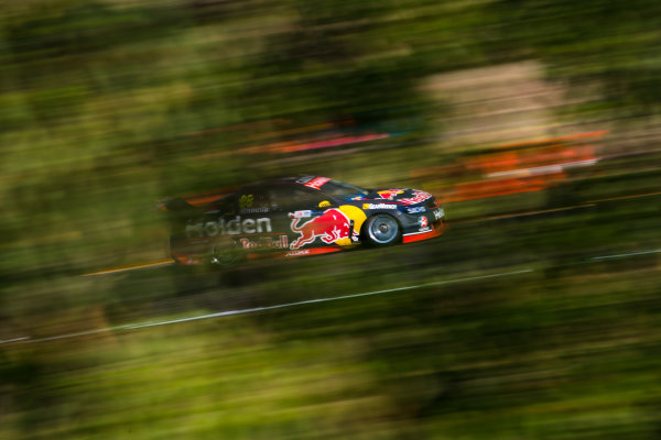 2017 Supercars Championship Round 6.
Darwin Triple Crown, Hidden Valley Raceway, Northern Territory, Australia.
Friday June 16th to Sunday June 18th 2017.
Jamie Whincup drives the #88 Red Bull Holden Racing Team Holden Commodore VF.
World Copyright: Daniel Kalisz/LAT Images
Ref: Digital Image 160617_VASCR6_DKIMG_1761.JPG 2017 Supercars Championship Round 6.
Darwin Triple Crown, Hidden Valley Raceway, Northern Territory, Australia.
Friday June 16th to Sunday June 18th 2017.
Jamie Whincup drives the #88 Red Bull Holden Racing Team Holden Commodore VF.
World Copyright: Daniel Kalisz/LAT Images
Ref: Digital Image 160617_VASCR6_DKIMG_1761.JPG