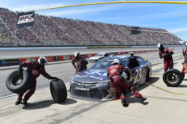 10-12 June, 2016, Brooklyn, Michigan USA
David Ragan (23) makes a pit stop.
?2016, John Harrelson / LAT Photo USA 10-12 June, 2016, Brooklyn, Michigan USA
David Ragan (23) makes a pit stop.
?2016, John Harrelson / LAT Photo USA