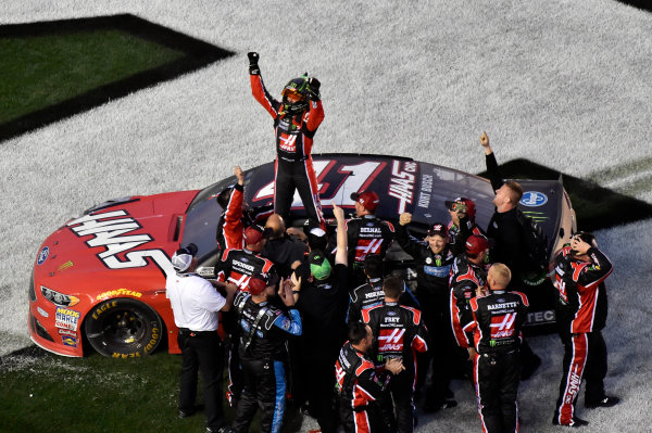 2017 Monster Energy NASCAR Cup Series - Daytona 500
Daytona International Speedway, Daytona Beach, FL USA
Sunday 26 February 2017
Kurt Busch celebrates his win
World Copyright: Nigel Kinrade/LAT Images

ref: Digital Image _DSC7952