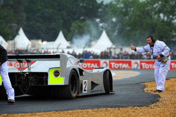 Circuit de La Sarthe, Le Mans, France. 6th - 13th June 2010.
Bob Berridge, Sauber-Mercedes C11, 12th position, is given the all clear to rejoin after a spin in the Group C support race. Action.  
World Copyright: Jeff Bloxham/LAT Photographic
Digital Image DSC_9350
jpg