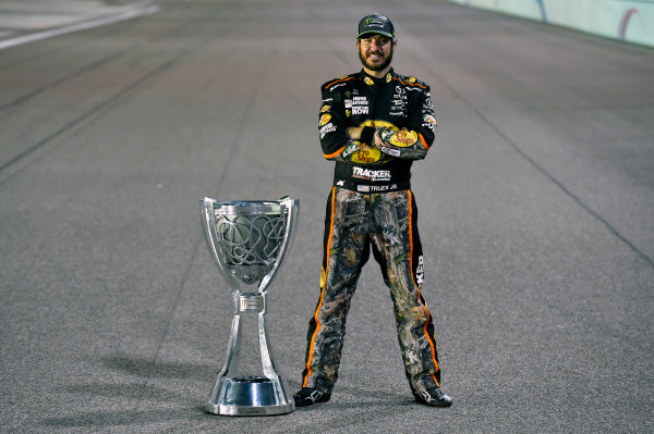 Monster Energy NASCAR Cup Series
Ford EcoBoost 400
Homestead-Miami Speedway, Homestead, FL USA
Monday 20 November 2017
Martin Truex Jr, Furniture Row Racing, Bass Pro Shops / Tracker Boats Toyota Camry celebrates winning the 2017 Monster Energy Cup Series Championship
World Copyright: Nigel Kinrade
LAT Images Monster Energy NASCAR Cup Series
Ford EcoBoost 400
Homestead-Miami Speedway, Homestead, FL USA
Monday 20 November 2017
Martin Truex Jr, Furniture Row Racing, Bass Pro Shops / Tracker Boats Toyota Camry celebrates winning the 2017 Monster Energy Cup Series Championship
World Copyright: Nigel Kinrade
LAT Images