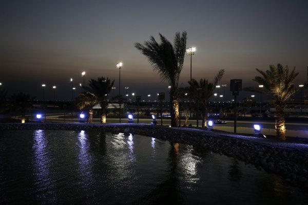 2015 FIA World Endurance Championship,
Bahrain International Circuit, Bahrain.
19th - 21st November 2015.
Lucas Di Grassi / Loic Duval / Oliver Jarvis Audi Sport Team Joest Audi R18 e-tron quattro.
World Copyright: Jakob Ebrey / LAT Photographic.