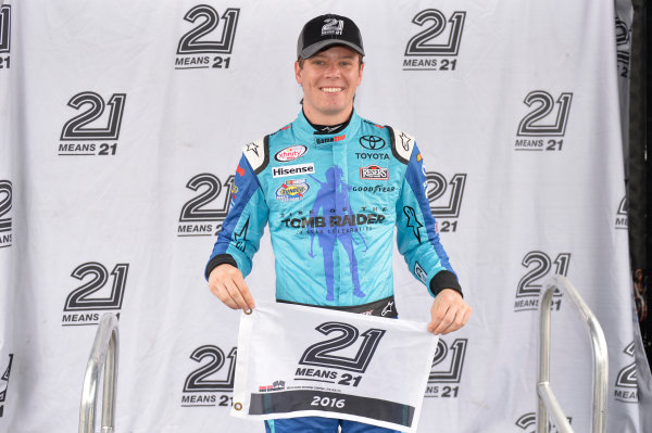 30 September-1 October, 2016, Dover, Delaware USA
Erik Jones, GameStop/Rise of the Tomb Raider: 20 Year Celebration Toyota Camry (20) wins the pole for the Drive Sober 200 at Dover International Speedway.
?2016, John Harrelson / LAT Photo USA 30 September-1 October, 2016, Dover, Delaware USA
Erik Jones, GameStop/Rise of the Tomb Raider: 20 Year Celebration Toyota Camry (20) wins the pole for the Drive Sober 200 at Dover International Speedway.
?2016, John Harrelson / LAT Photo USA