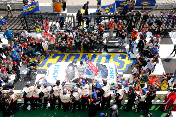 NASCAR XFINITY Series
Pocono Green 250
Pocono Raceway, Long Pond, PA USA
Saturday 10 June 2017
Brad Keselowski, SKF Ford Mustang celebrates in victory lane after winning
World Copyright: Russell LaBounty
LAT Images
ref: Digital Image 17POC1rl_03891 NASCAR XFINITY Series
Pocono Green 250
Pocono Raceway, Long Pond, PA USA
Saturday 10 June 2017
Brad Keselowski, SKF Ford Mustang celebrates in victory lane after winning
World Copyright: Russell LaBounty
LAT Images
ref: Digital Image 17POC1rl_03891