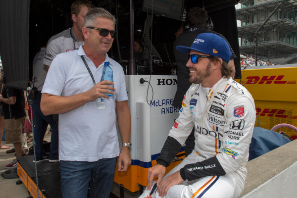 Verizon IndyCar Series
Indianapolis 500 Practice
Indianapolis Motor Speedway, Indianapolis, IN USA
Wednesday 17 May 2017
Fernando Alonso, McLaren-Honda-Andretti Honda talks to Gil de Ferran
World Copyright: Geoffrey M. Miller
LAT Images