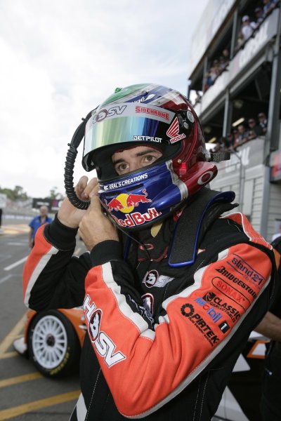 2007 Australian V8 Supercars - Clipsal 500.
Adelaide, Australia. 1st - 4th March 2007.
Rick Kelly (HSV Dealer Team Holden Commodore VE). Portrait.
World Copyright: Mark Horsburgh/LAT Photographic
ref: Digital Image Kelly R-HSVDT-RD01-07-1213
2007 Australian V8 Supercars - Clipsal 500.
Adelaide, Australia. 1st - 4th March 2007.
Rick Kelly (HSV Dealer Team Holden Commodore VE). Portrait.
World Copyright: Mark Horsburgh/LAT Photographic
ref: Digital Image Kelly R-HSVDT-RD01-07-1213