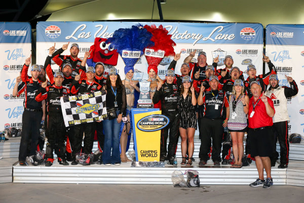 NASCAR Camping World Truck Series
Las Vegas 350
Las Vegas Motor Speedway, Las Vegas, NV USA
Saturday 30 September 2017
Ben Rhodes, Safelite Auto Glass Toyota Tundra celebrates
World Copyright: Barry Cantrell
LAT Images NASCAR Camping World Truck Series
Las Vegas 350
Las Vegas Motor Speedway, Las Vegas, NV USA
Saturday 30 September 2017
Ben Rhodes, Safelite Auto Glass Toyota Tundra celebrates
World Copyright: Barry Cantrell
LAT Images