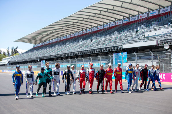 2015/2016 FIA Formula E Championship.
Mexico City ePrix, Autodromo Hermanos Rodriguez, Mexico City, Mexico.
Friday 11 March 2016.
The drivers pose for a group photo.
Photo: Zak Mauger/LAT/Formula E
ref: Digital Image _79P2669 2015/2016 FIA Formula E Championship.
Mexico City ePrix, Autodromo Hermanos Rodriguez, Mexico City, Mexico.
Friday 11 March 2016.
The drivers pose for a group photo.
Photo: Zak Mauger/LAT/Formula E
ref: Digital Image _79P2669