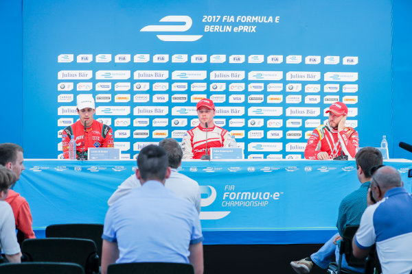 2016/2017 FIA Formula E Championship.
Round 7 - Berlin ePrix, Tempelhof Airport, Berlin, Germany.
Saturday 10 June 2017.
Felix Rosenqvist (SWE), Mahindra Racing, Spark-Mahindra, Mahindra M3ELECTRO, Lucas Di Grassi (BRA), ABT Schaeffler Audi Sport, Spark-Abt Sportsline, ABT Schaeffler FE02, and Nick Heidfeld (GER), Mahindra Racing, Spark-Mahindra, Mahindra M3ELECTRO, in the press conference.
Photo: Zak Mauger/LAT/Formula E
ref: Digital Image _56I4383